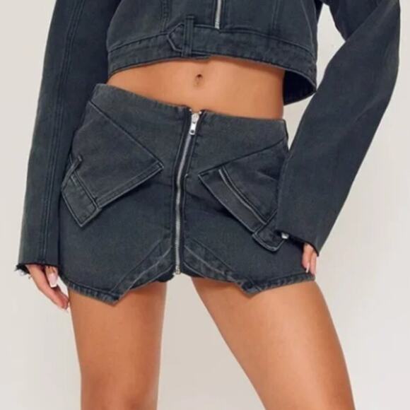 PLT Prettylittlething Petite Washed Black Denim Micro Mini Skirt - sz US 8 - NWT - Picture 1 of 8